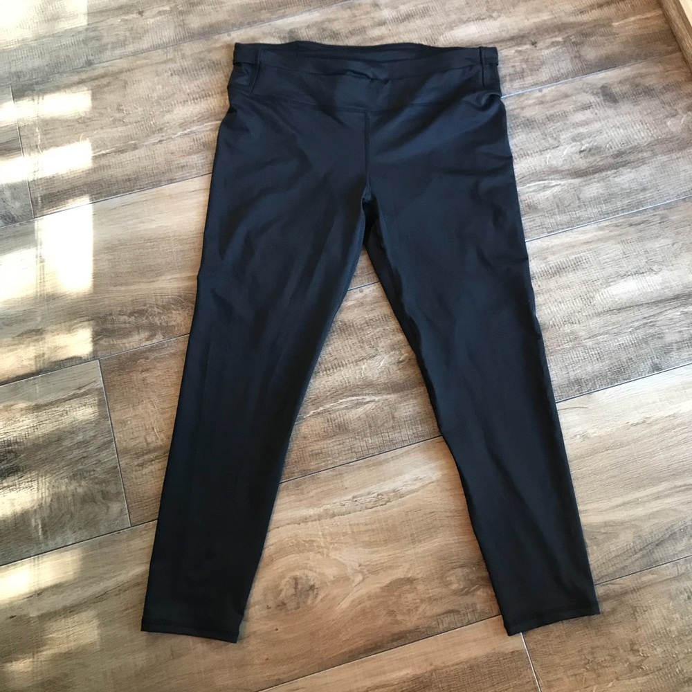 Fabletics capris